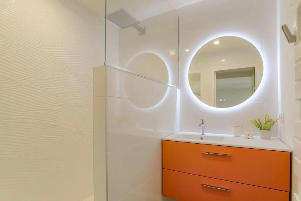 Appartement Raffine, Veranda Et Parking, Lyon 3 0*,