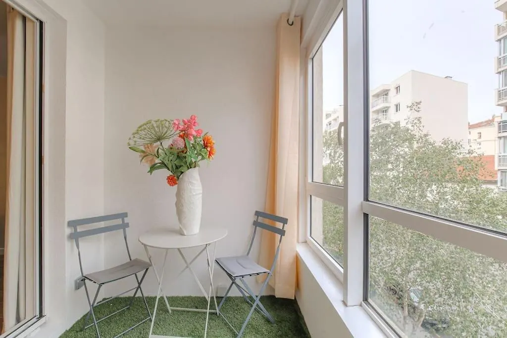 Appartement Raffine, Veranda Et Parking, Lyon 3